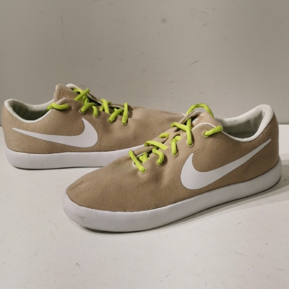 Nike Men's Essentialist Canvas Sneakers